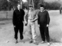 Moi, Brovillé, Bertch devant la porte sud.