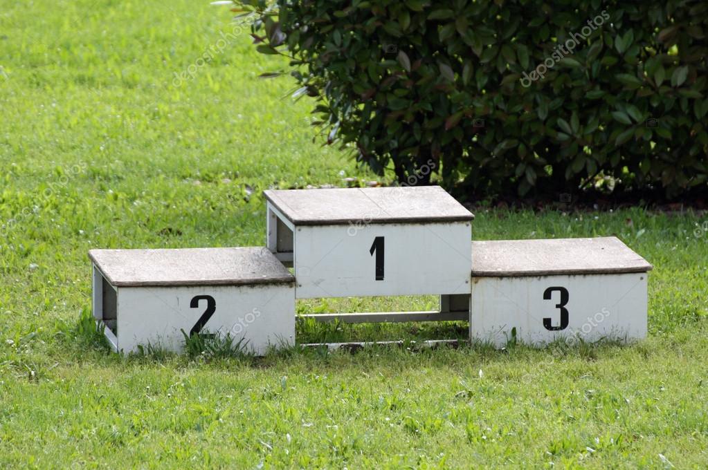 Podium et tableau de records en athlétisme